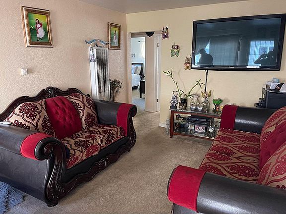 2nd image of 818 Jeanne Ave