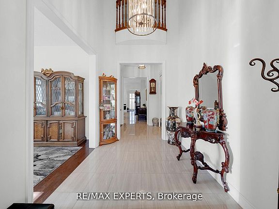 4th image of 10 Falkland Rd