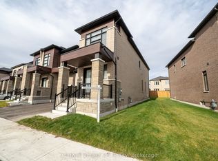 136 Ogston Cres, Whitby, ON L1P0H3