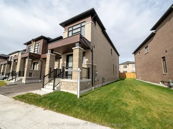 136 Ogston Cres, Whitby, ON L1P 0H3