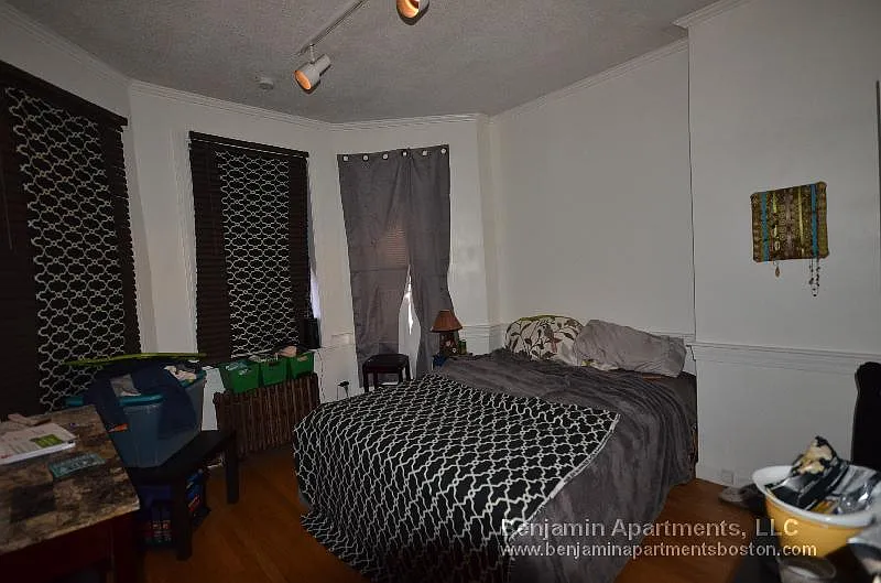 55 S Huntington Ave #301