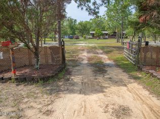 127 Doe Trl, Hawthorne, FL 32640