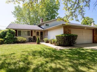 5436 Comstock Rd, Bedford Heights, OH 44146