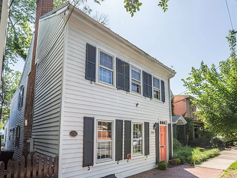 1307 Caroline St — Photo 37