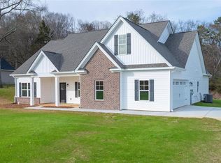 242 Willow Haven St SE, Calhoun, GA 30701