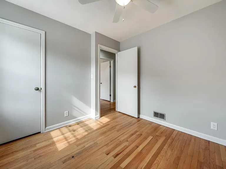 812 S 49th St — Photo 34