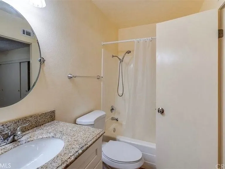 2341 Cravath Ct #B — Photo 14