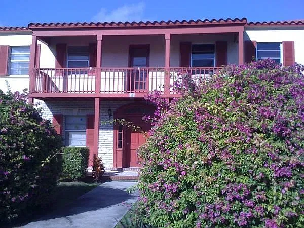 33 Madeira Ave