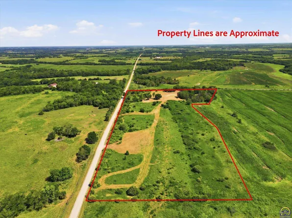 3611 W 269th St, Osage City, KS 66523