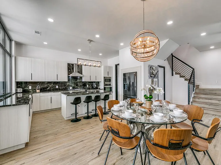 4438 Bonham St — Photo 8