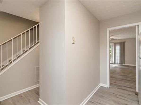 348 Indian Hills Cir #6A