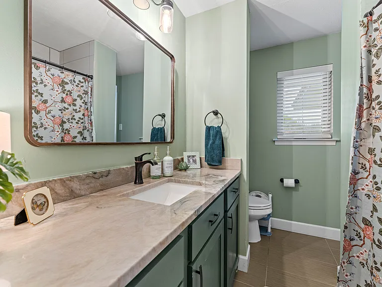 9854 Estate Ln — Photo 23
