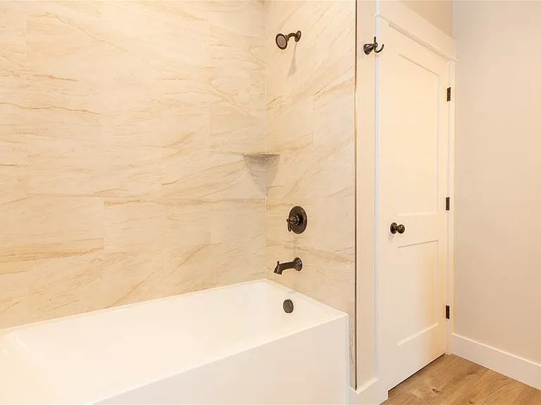 1211 W Summit St #A — Photo 20