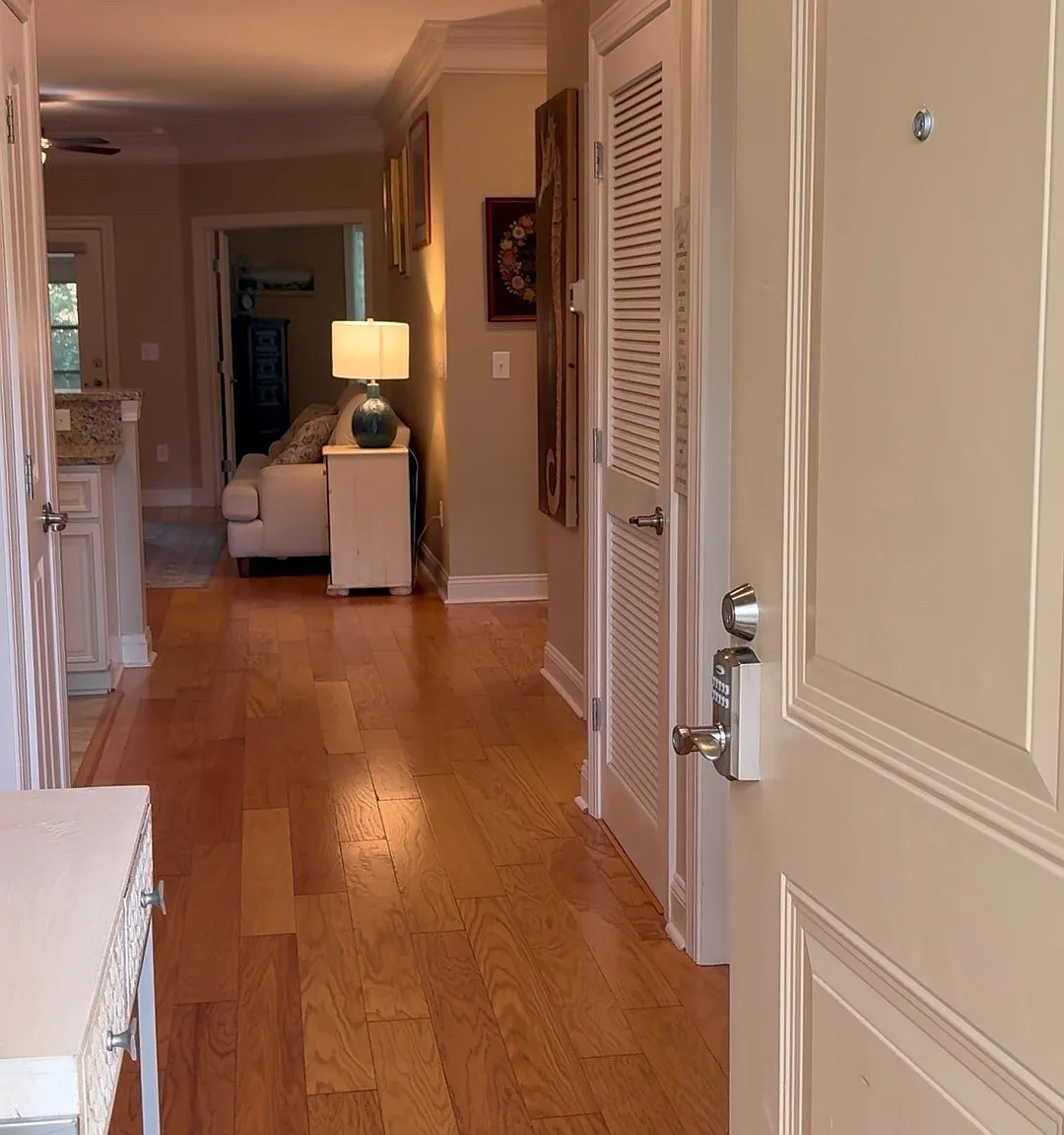 2 bed, 1262 sqft, $2,100 — Photo 3
