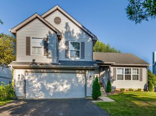 328 Fairfax Ln, Grayslake, IL