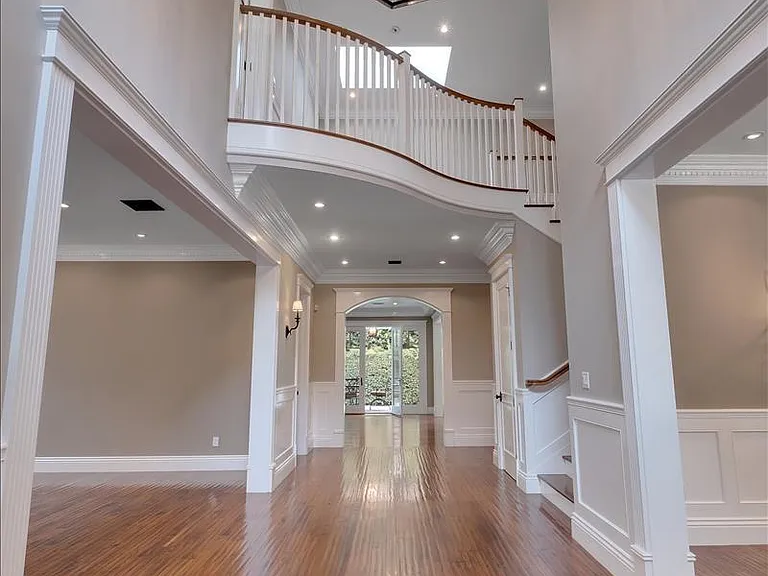 117 S Burlingame Ave — Photo 5