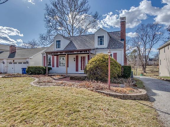 2nd image of 839 Deaver Ln