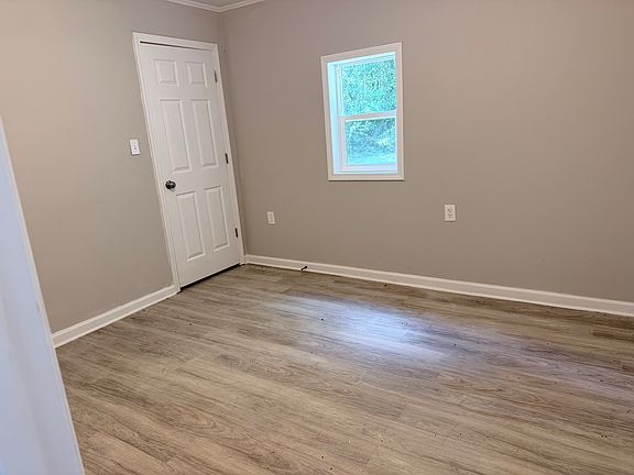 4th image of 1097 Fairview Rd