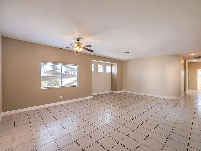 10540 Allthorn Ave — Photo 4