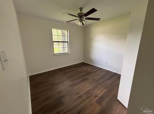 365 Sycamore Dr, Freeport, FL 32439