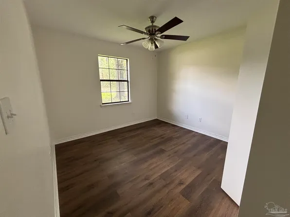 365 Sycamore Dr, Freeport, FL 32439