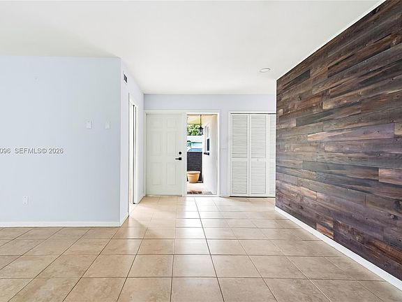 3rd image of 106 Park Ln E