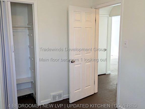 3rd image of 1701 Fairbairn St