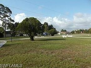 2nd image of 1105 Taylor Ln