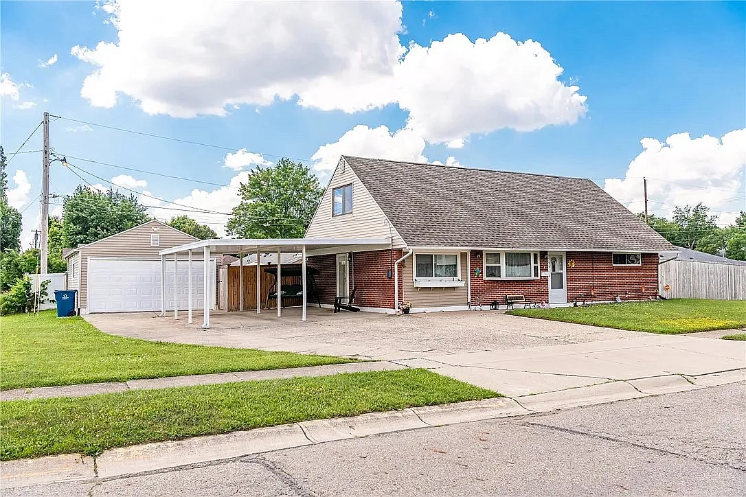 4 bed, 1430 sqft, $2,000 — Photo 3