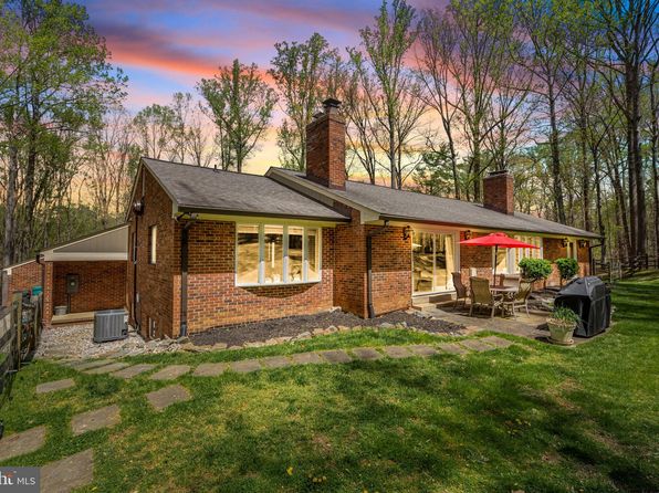 11605 Choir Ln, Fairfax Station, VA 22039