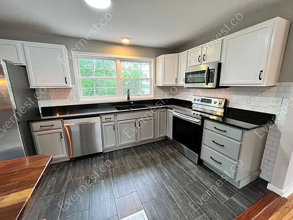 3rd image of 1022 Hibbler Cir