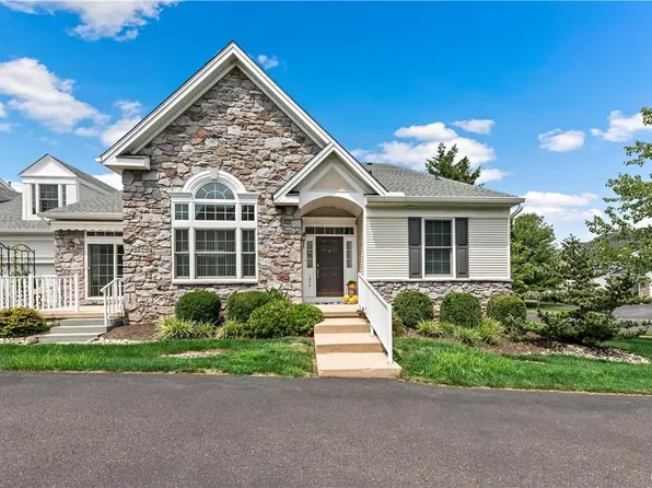 1870 Felicity Ln, Hellertown, PA 18055