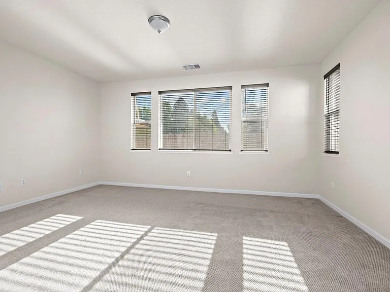 2101 Melody Ln — Photo 13
