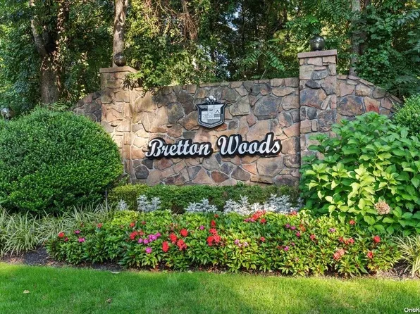 214 Skyline Drive #214, Coram, NY 11727