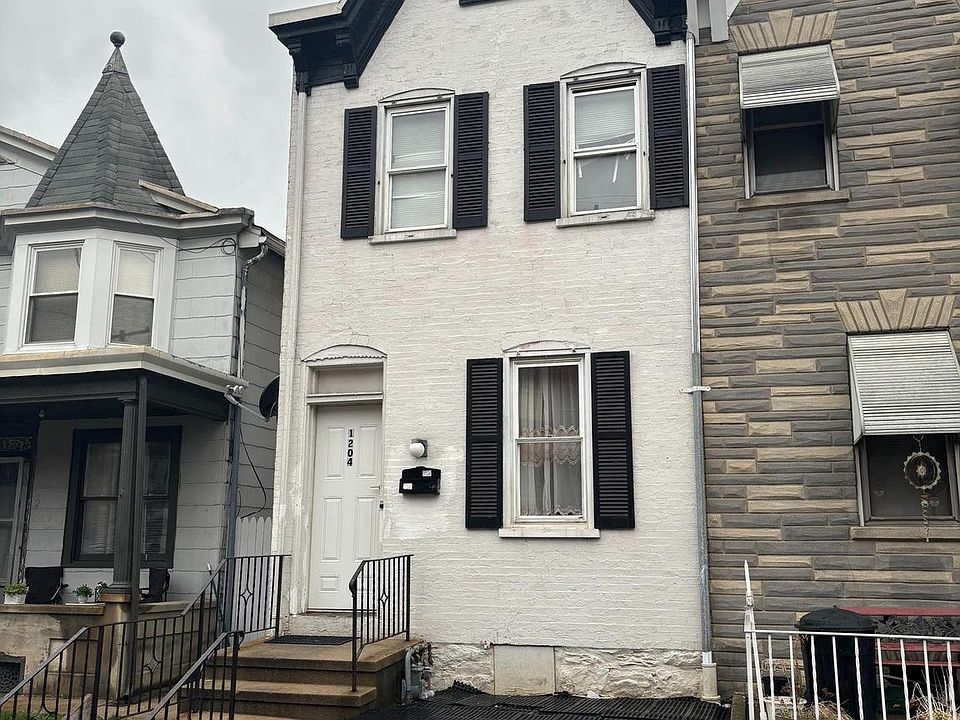2nd image of 1204 Mulberry St
