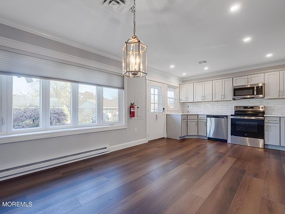 4th image of 208B Huntington Drive