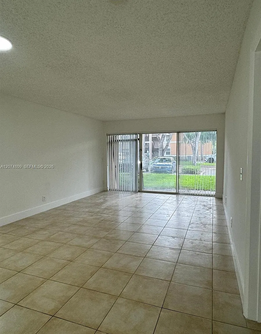 Edgewater Condo — Photo 1