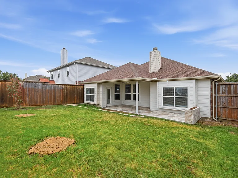 14710 Crystal Lake Dr — Photo 31