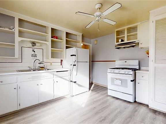 4th image of 68 Harriet Ave