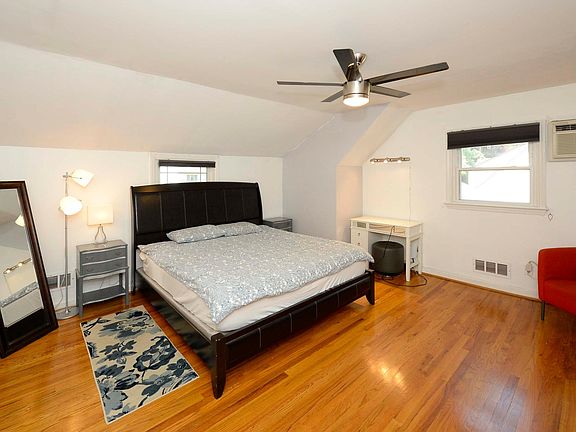 5th image of 36-10 Lenox Dr #1X
