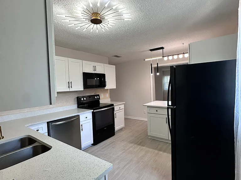 6650 Pinnochio Dr — Photo 5