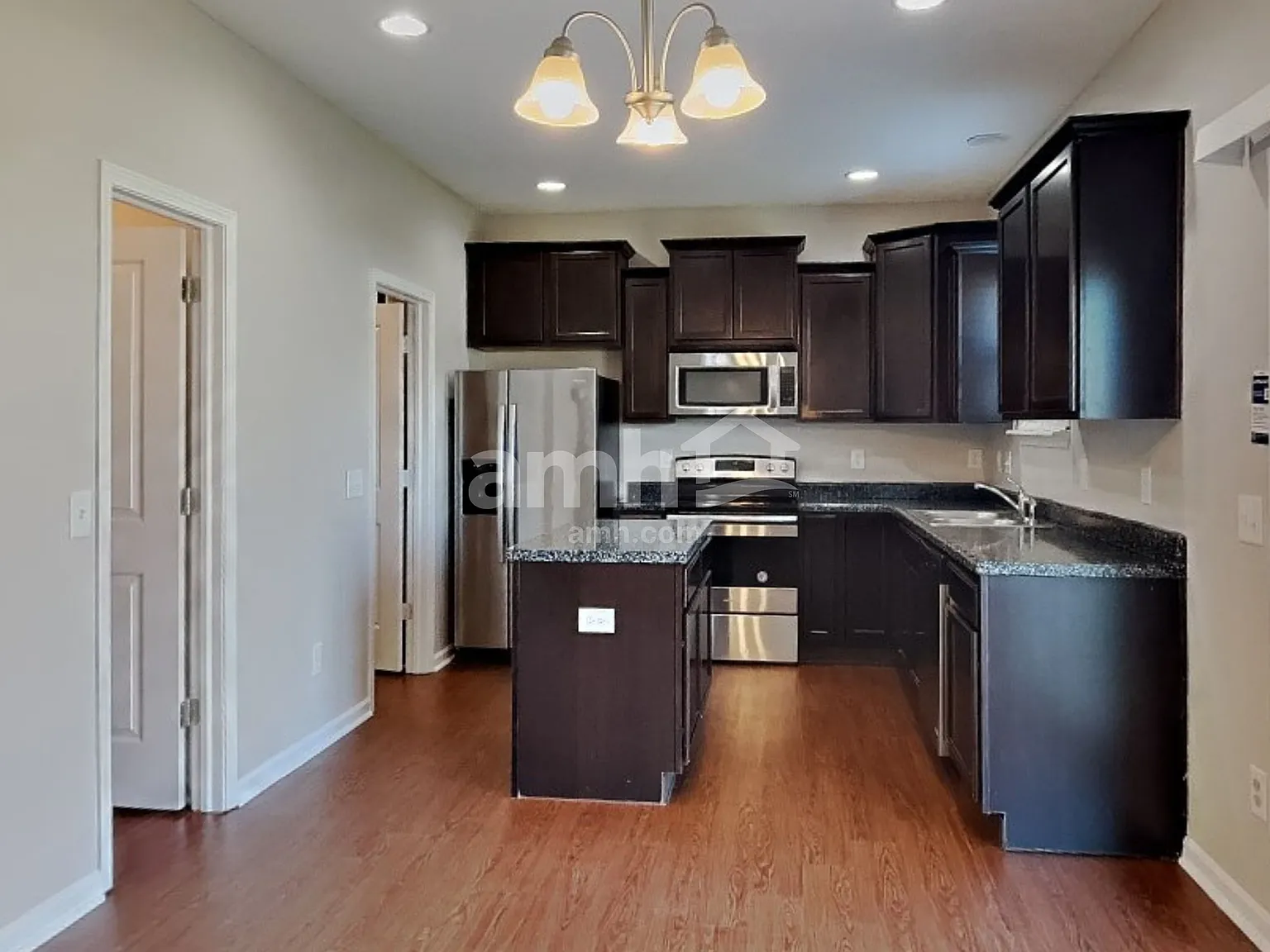 4 bed, 2.5 bath, 1900 sqft, $2,230 — Photo 3