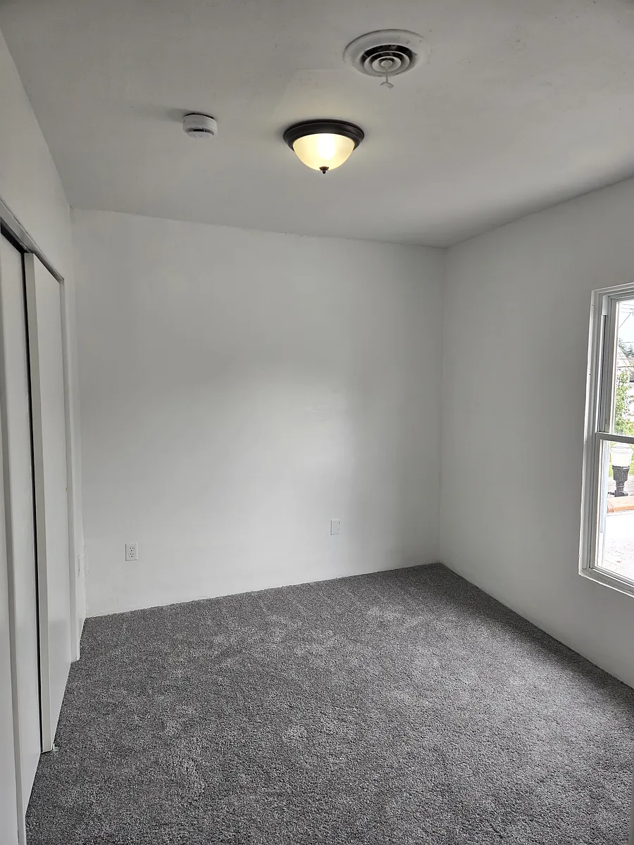 Building Photo - 5856 Buffalo St #1