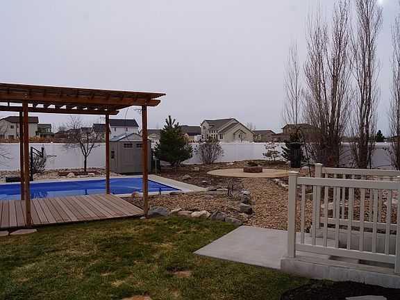 Pool & walk-out basement