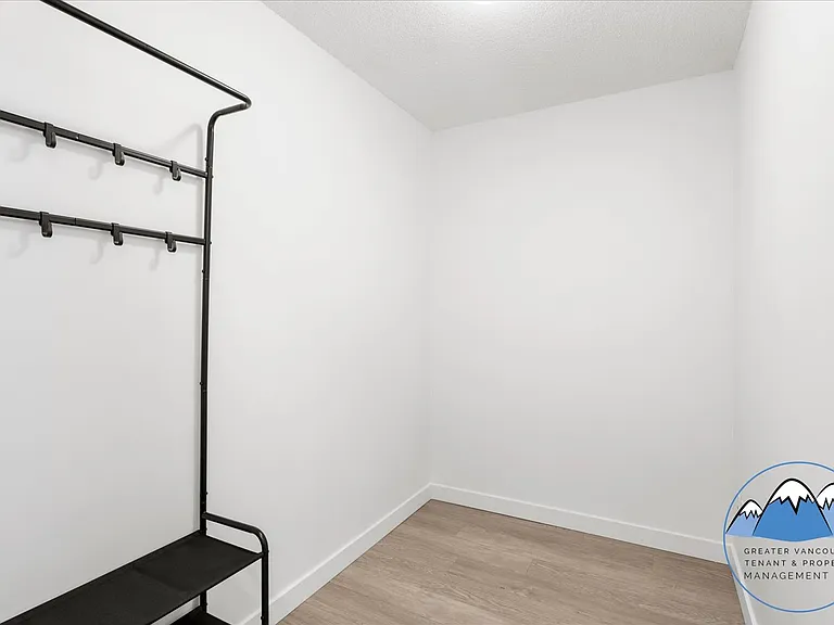 1420 Georgia St W — Photo 17