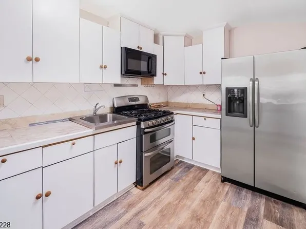 77 Swartswood Rd, Newton, NJ