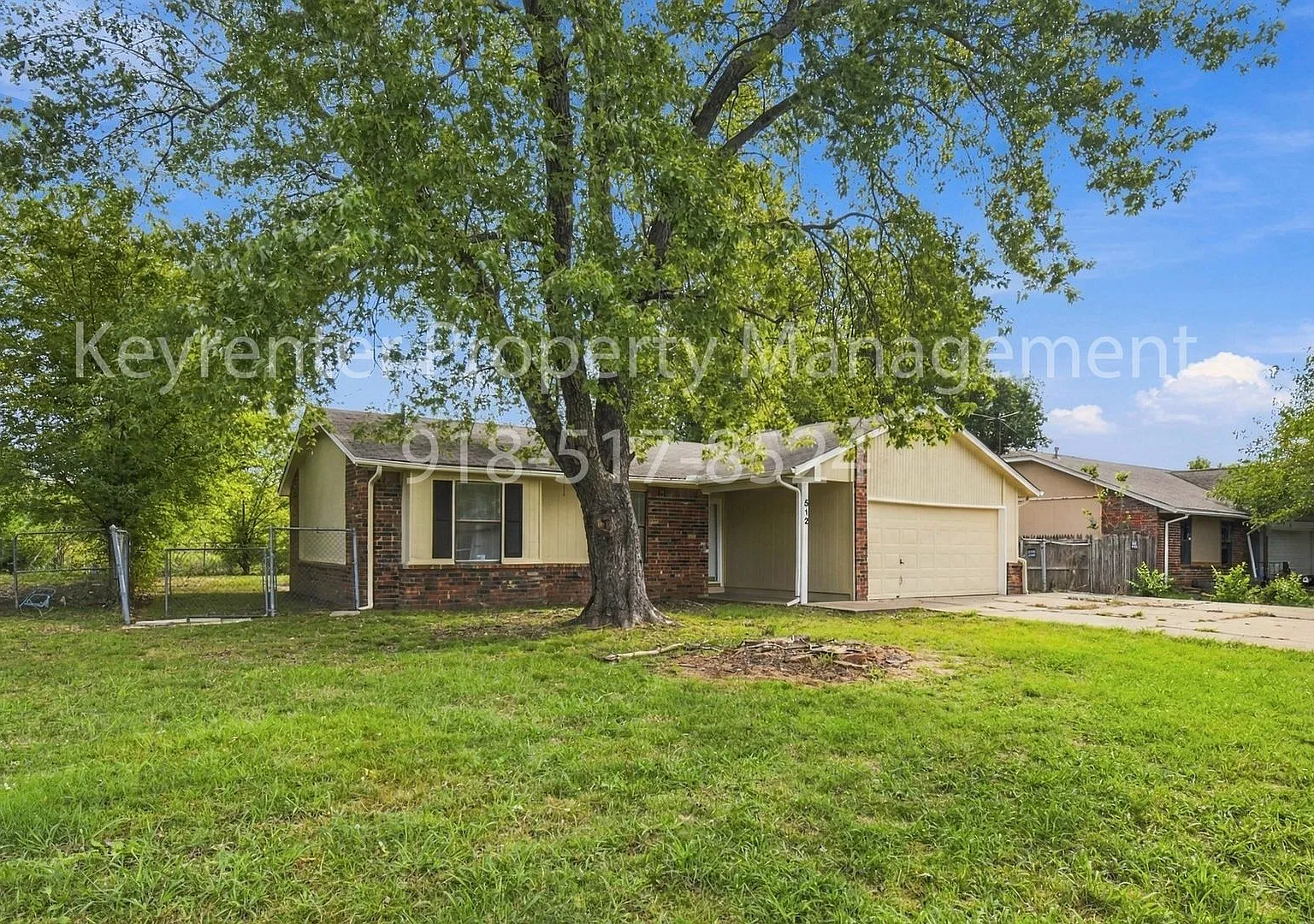 3 Bed 2 Bath Wagoner - Renovated and Move-in Ready! — Photo 1