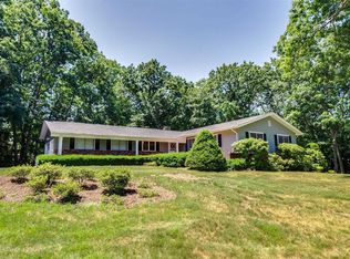 2 Seward Dr, Dix Hills, NY 11746