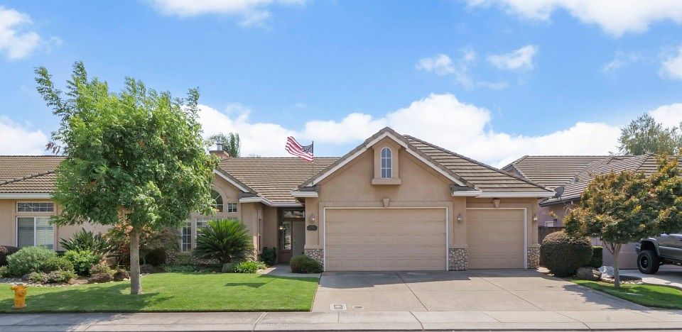 1st image of 2922 Sweetwood Dr