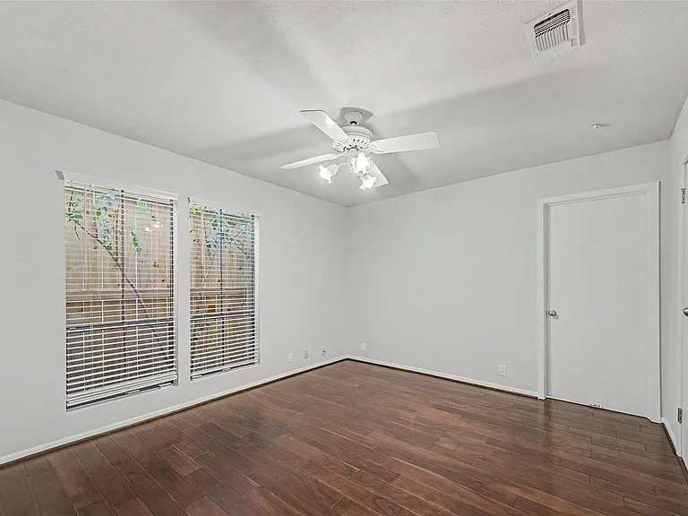 2723 Nottingham St — Photo 37